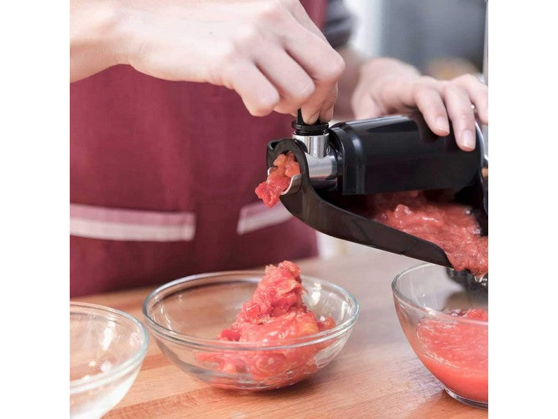 Black+Decker Tritacarne Passapomodoro BXMMA1000E 1000W - tritacarne in uso