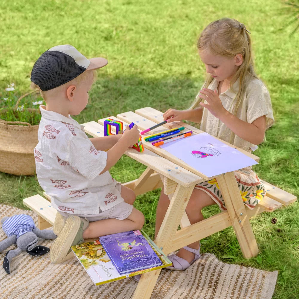 Tavolo in Legno per Bambini da Esterno con Panche | Abete Nordico | 81x60x50 cm | Certificato EN-71 | Trasporto Incluso