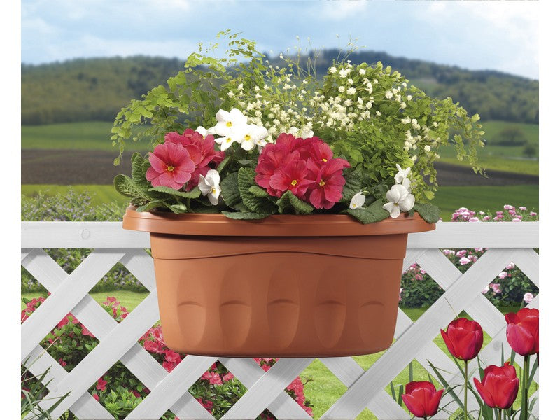Bama Fioriera Doppia Klunia Terracotta 40x19,8x18,5h - ambientata su ringhiera con fiori colorati