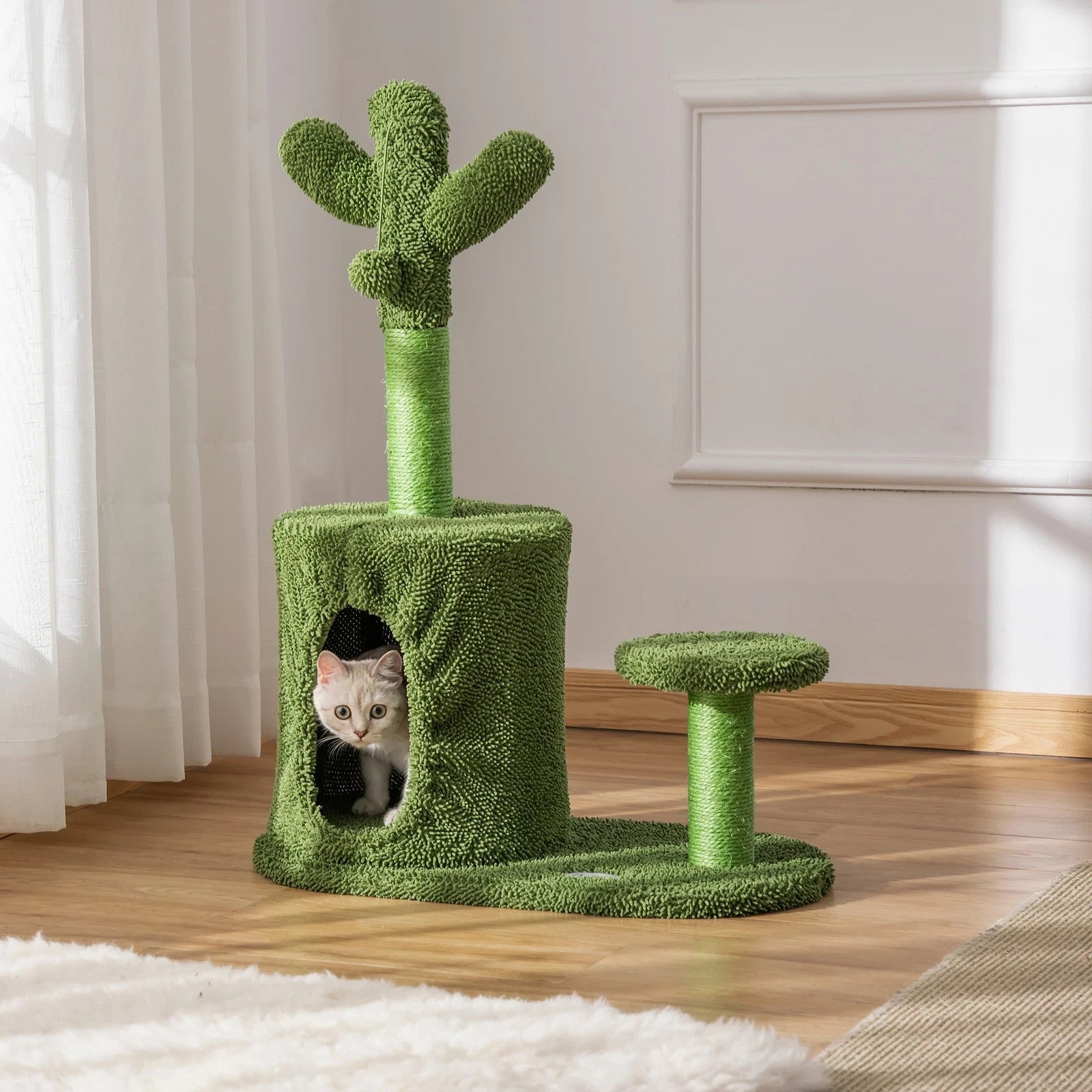 OUT010 Albero tiragraffi per gatti fino 4.5 kg a forma di cactus con palline e cuccia 60x35x78 cm verde